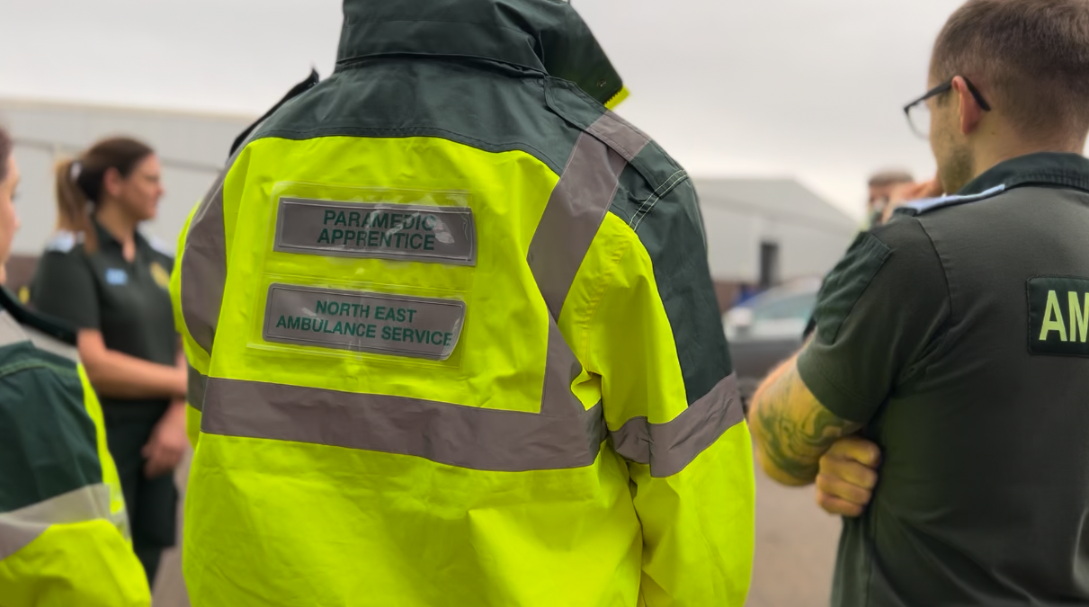 Paramedic apprentice coat.png